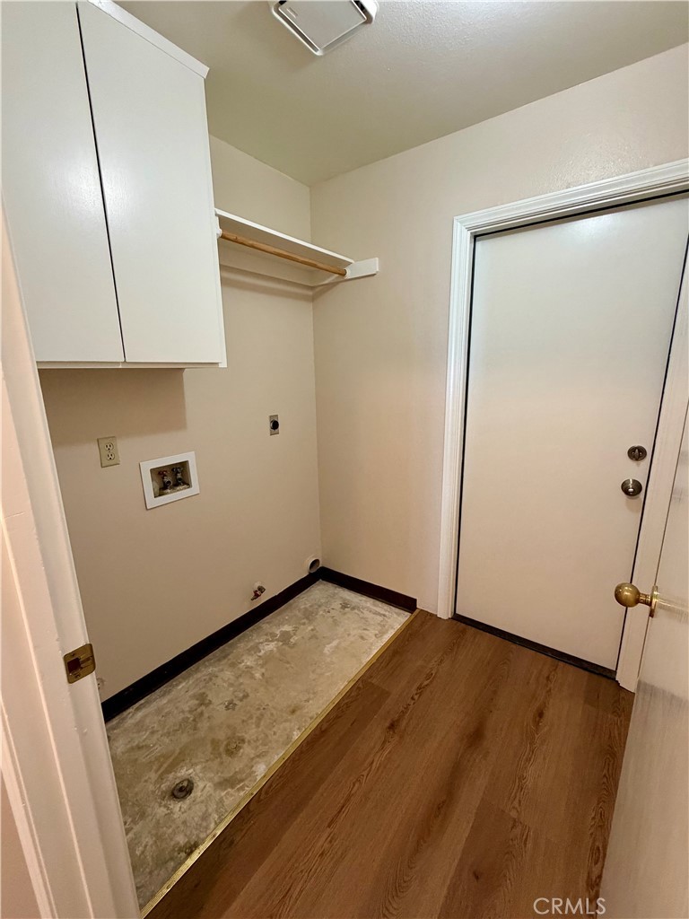 990 Heartwood, Hanford, CA 93230