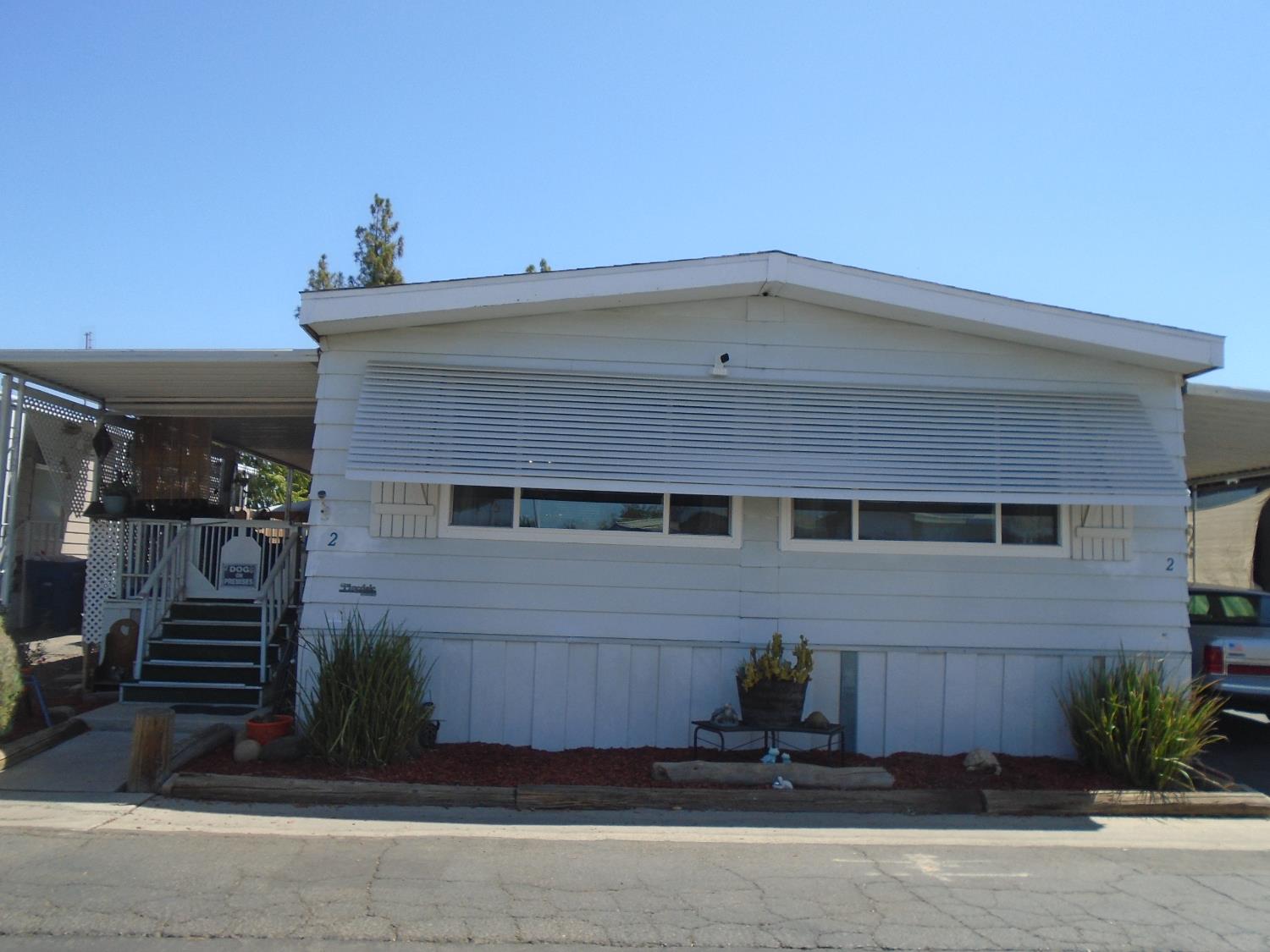 852 #2 E Grangeville Blvd ##2, Hanford, CA 93230
