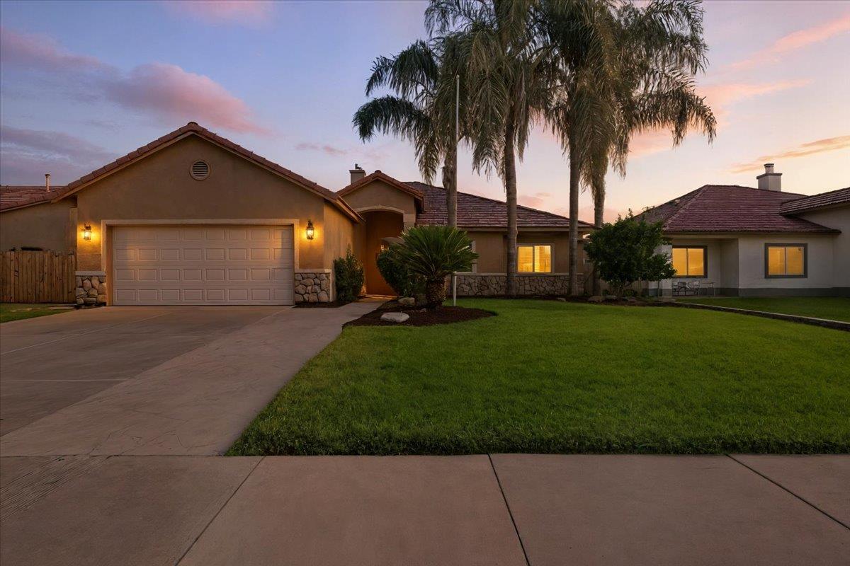 2104 Franklin Way, Hanford, CA 93230