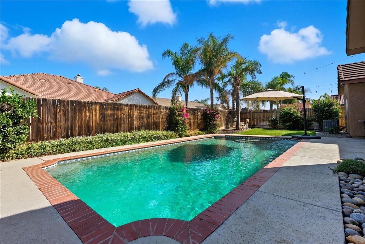 2104 Franklin Way, Hanford, CA 93230