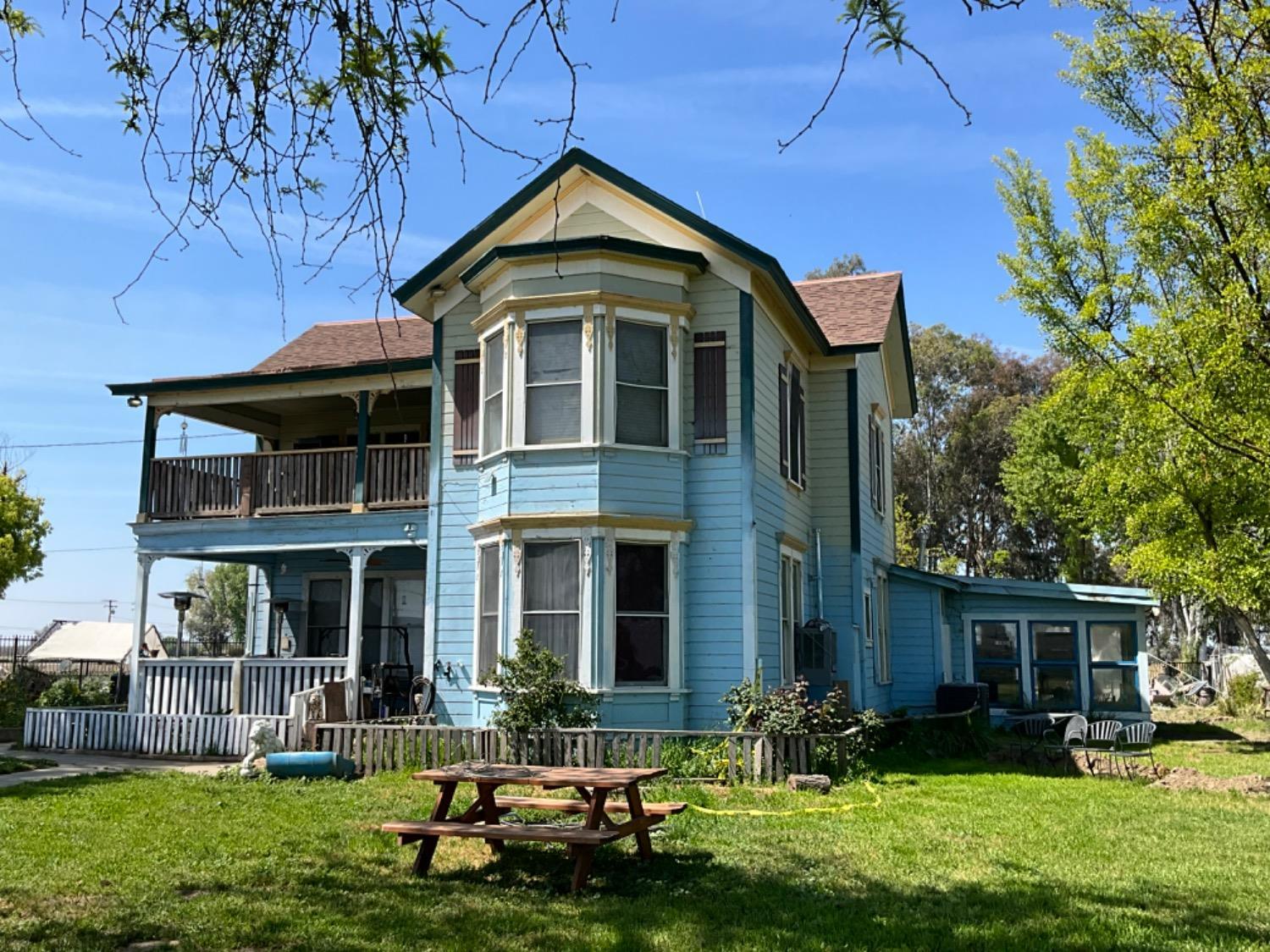 8896 13th Ave, Hanford, CA 93230