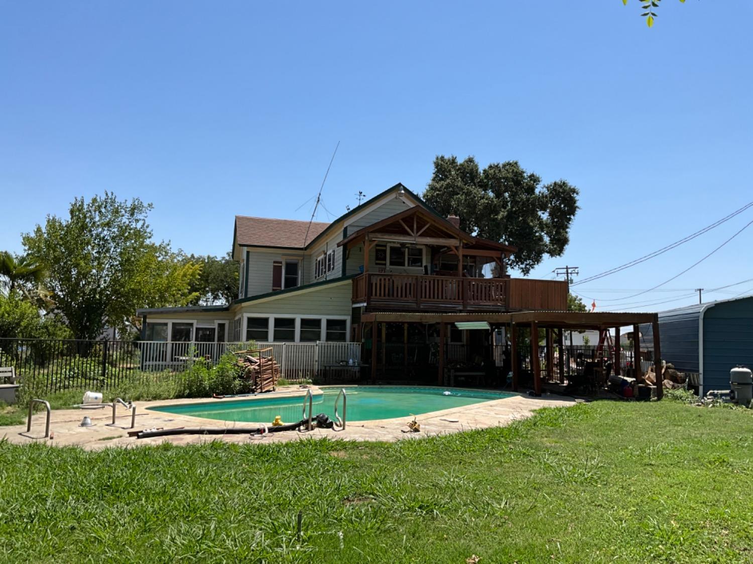 8896 13th Ave, Hanford, CA 93230