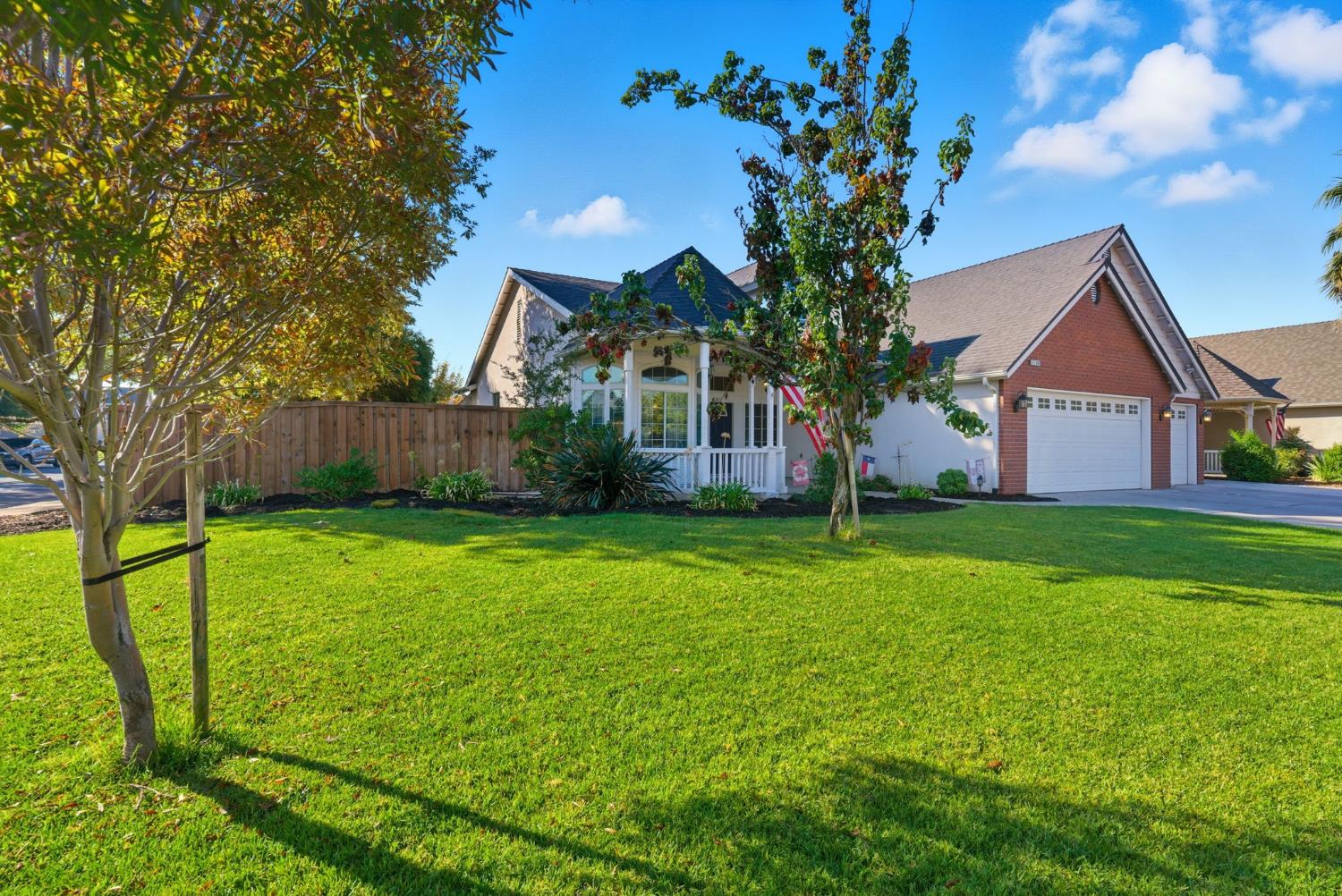 1109 W Cinnamon Ave, Hanford, CA 93230