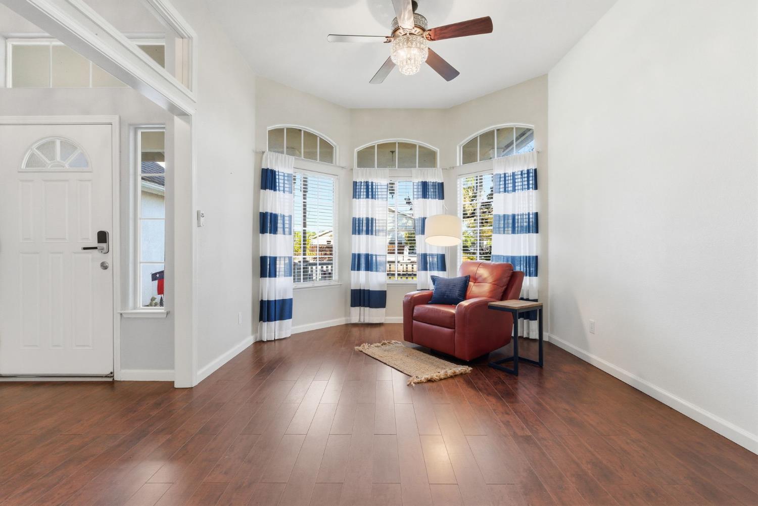 1109 W Cinnamon Ave, Hanford, CA 93230