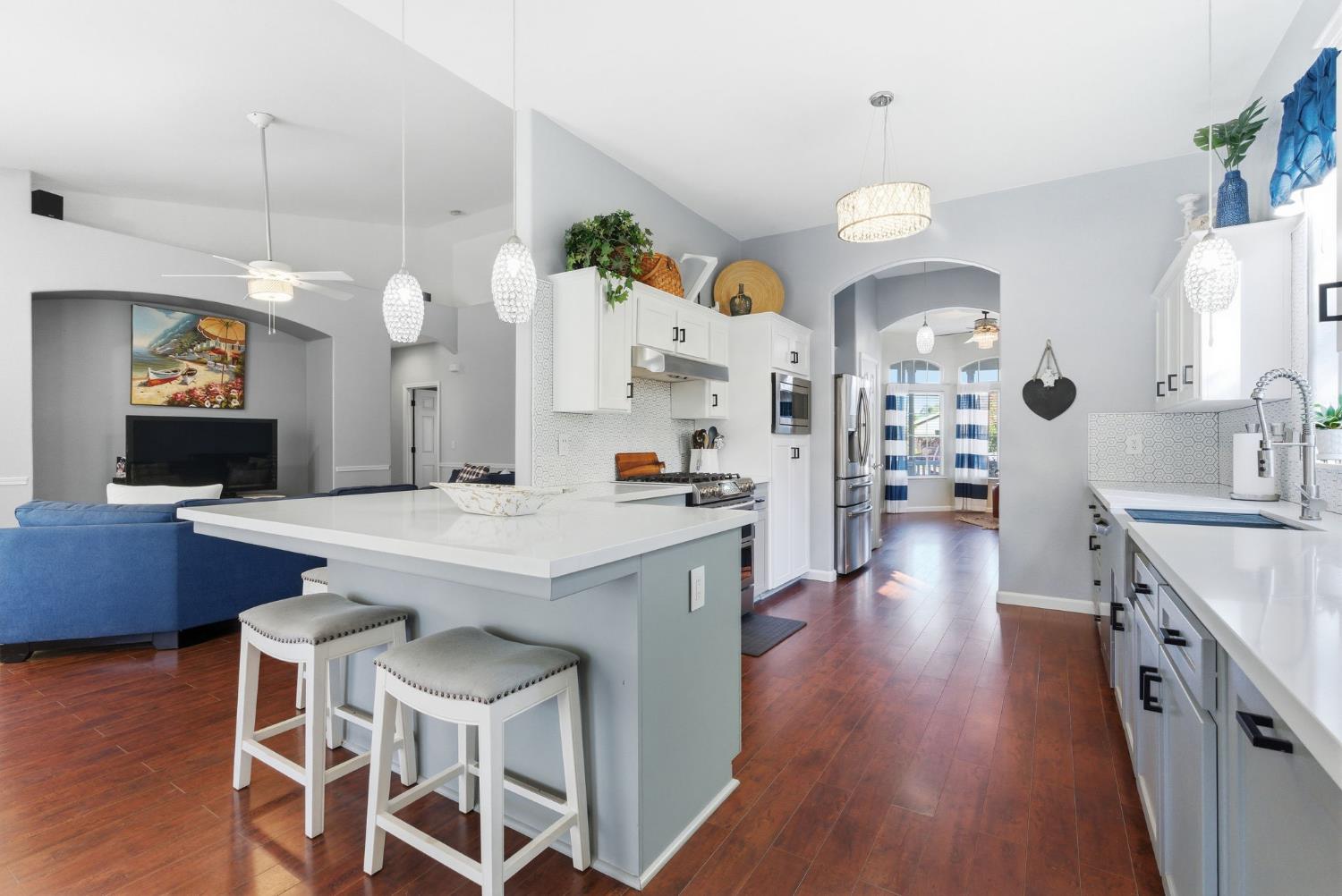 1109 W Cinnamon Ave, Hanford, CA 93230