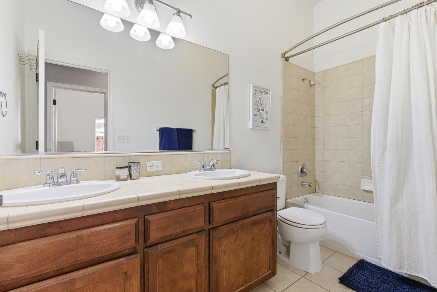 1109 W Cinnamon Ave, Hanford, CA 93230