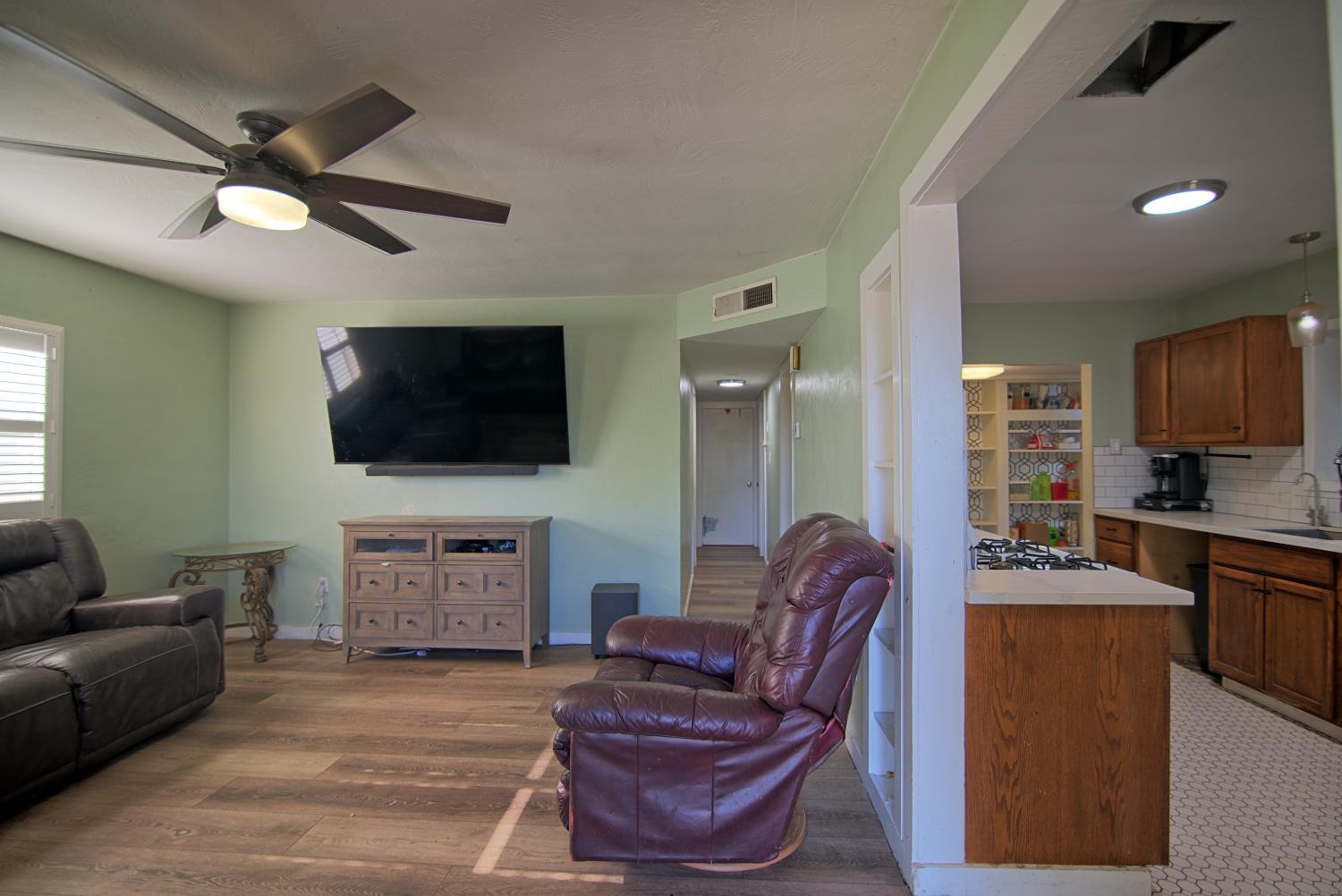 410 E Florinda, Hanford, CA 93230