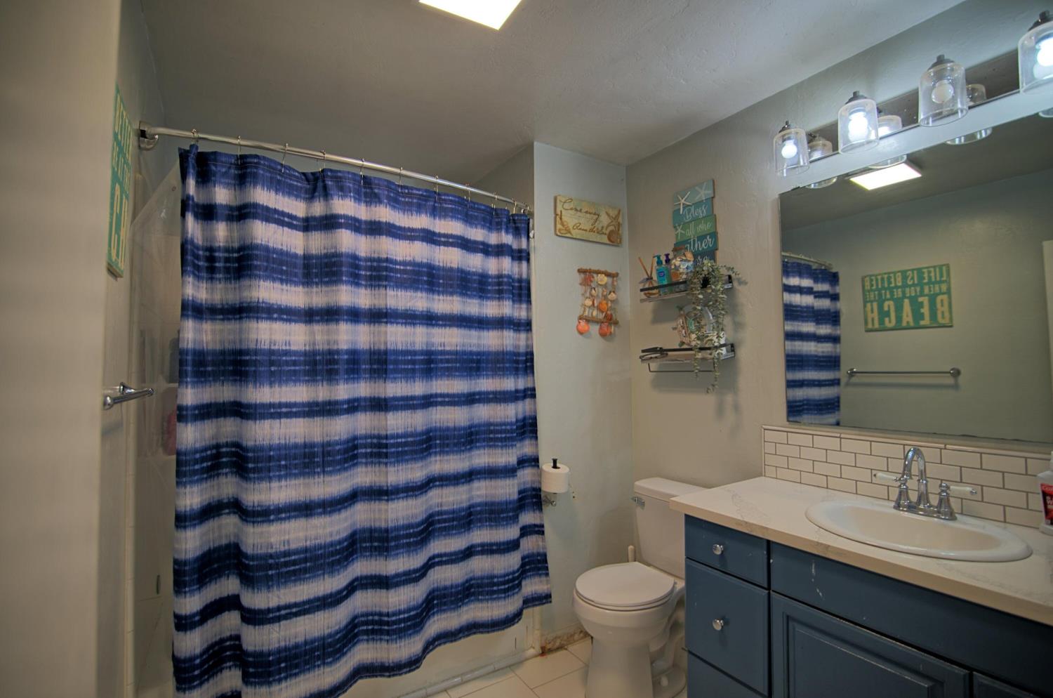 410 E Florinda, Hanford, CA 93230