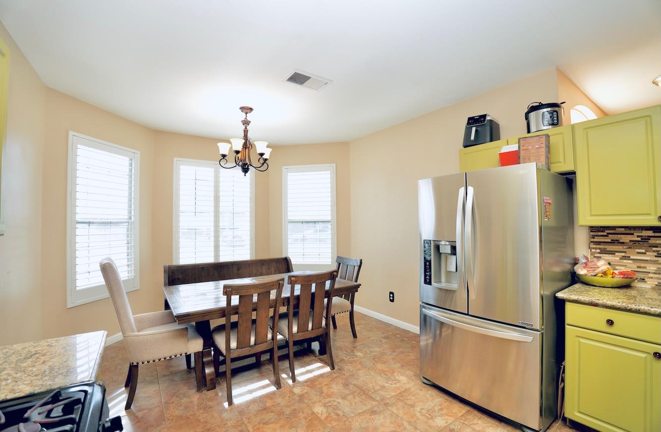 926 Northstar Dr, Hanford, CA 93230