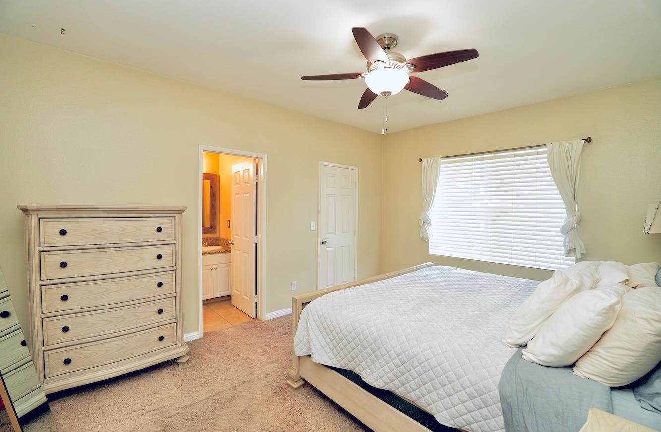 926 Northstar Dr, Hanford, CA 93230