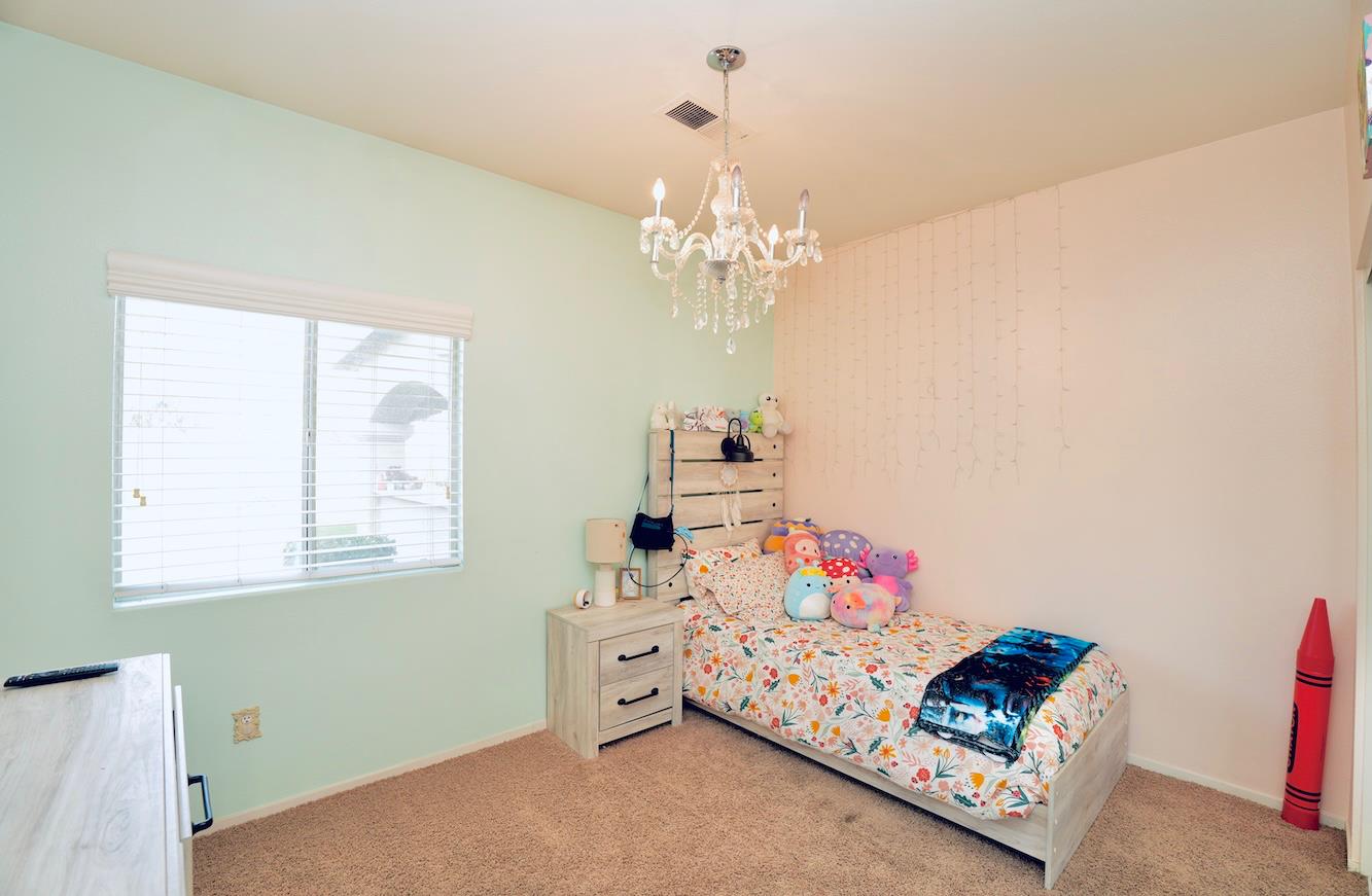 926 Northstar Dr, Hanford, CA 93230