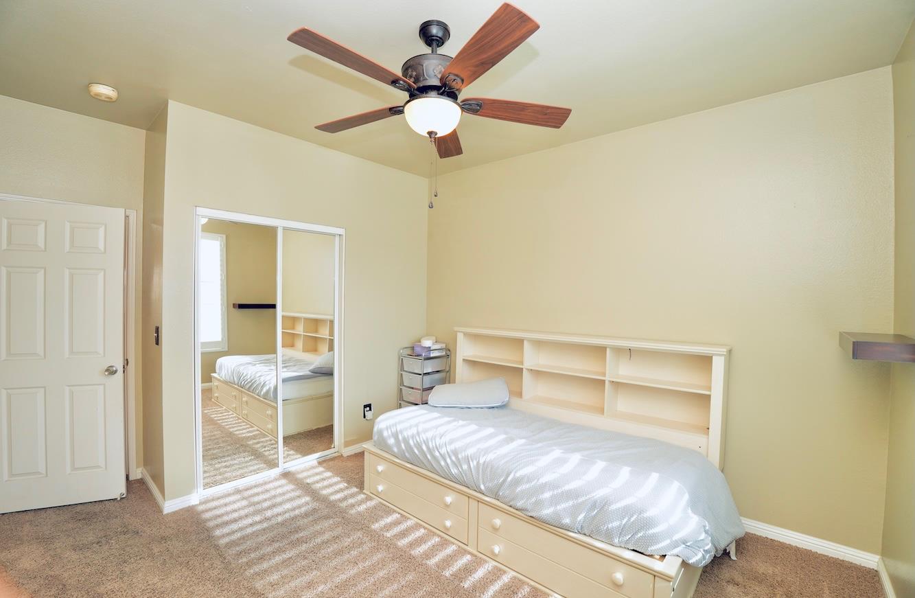 926 Northstar Dr, Hanford, CA 93230