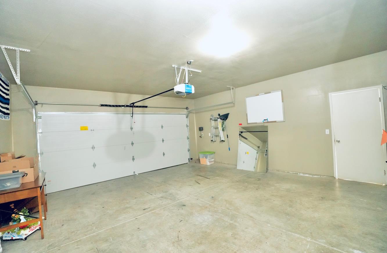 926 Northstar Dr, Hanford, CA 93230