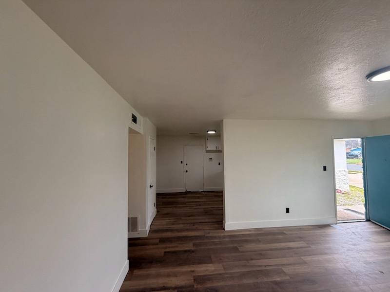 8625 La Vaca Way, Hanford, CA 93230