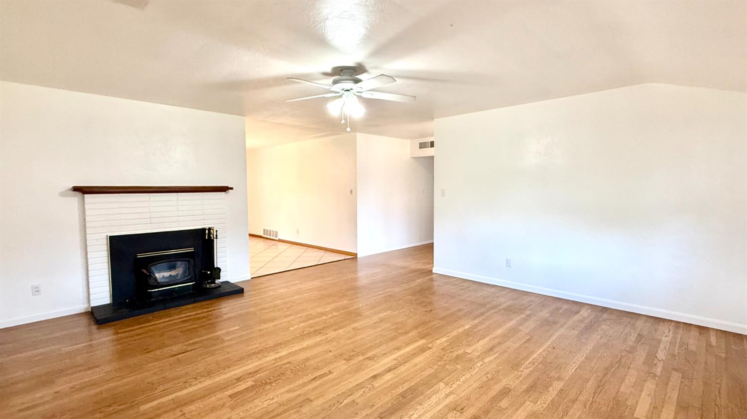 2335 N Douty St, Hanford, CA 93230