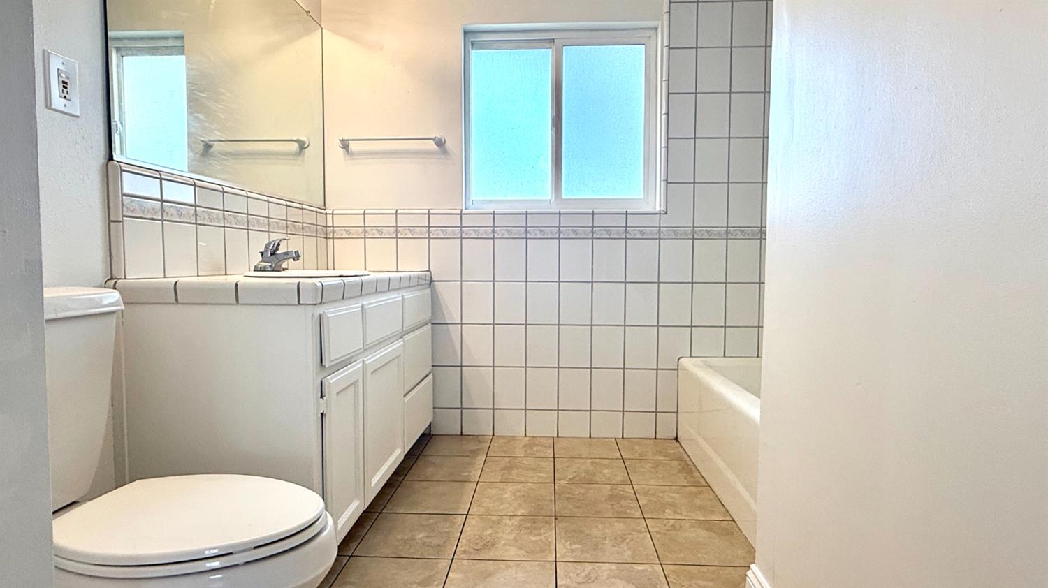 2335 N Douty St, Hanford, CA 93230