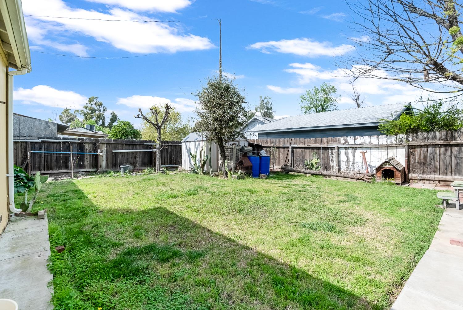 414 W Cameron St, Hanford, CA 93230