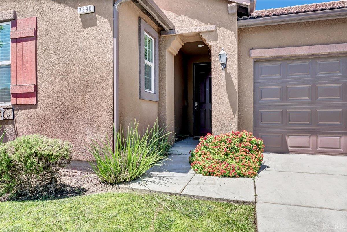 2390 Chardonnay Pl, Hanford, CA 93230