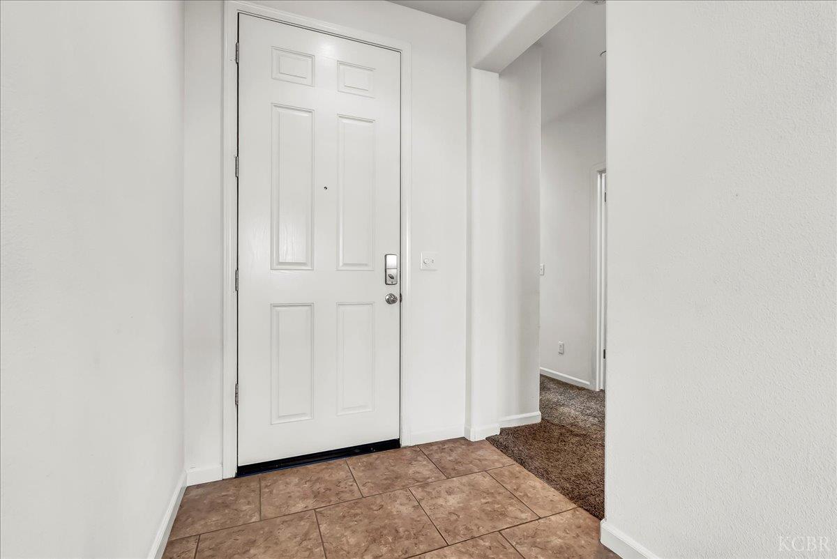 2390 Chardonnay Pl, Hanford, CA 93230