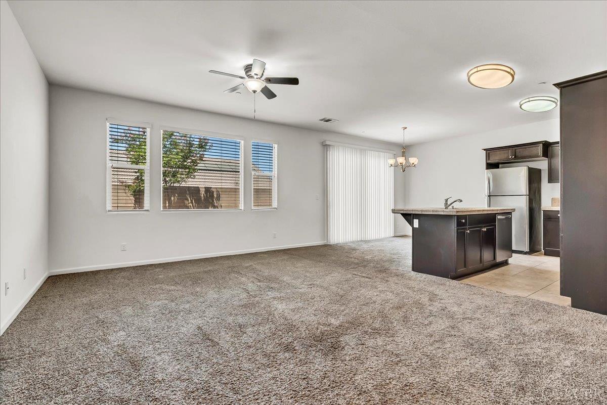 2390 Chardonnay Pl, Hanford, CA 93230