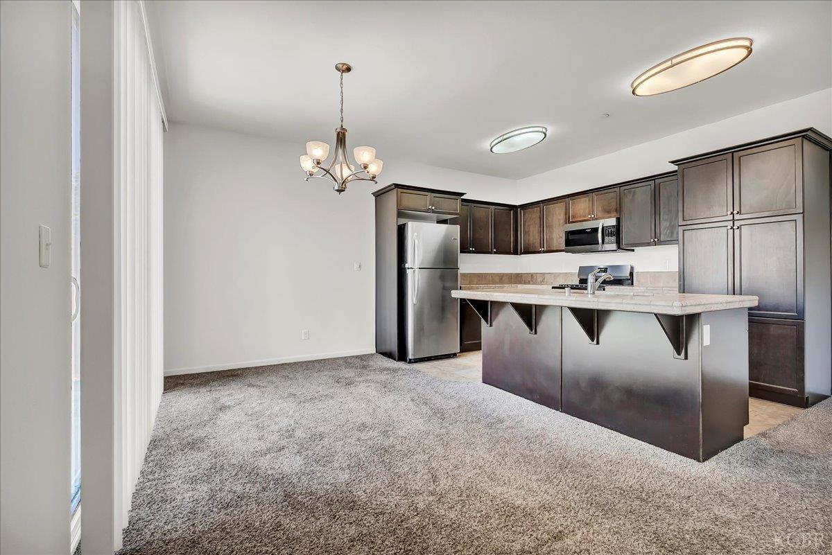 2390 Chardonnay Pl, Hanford, CA 93230