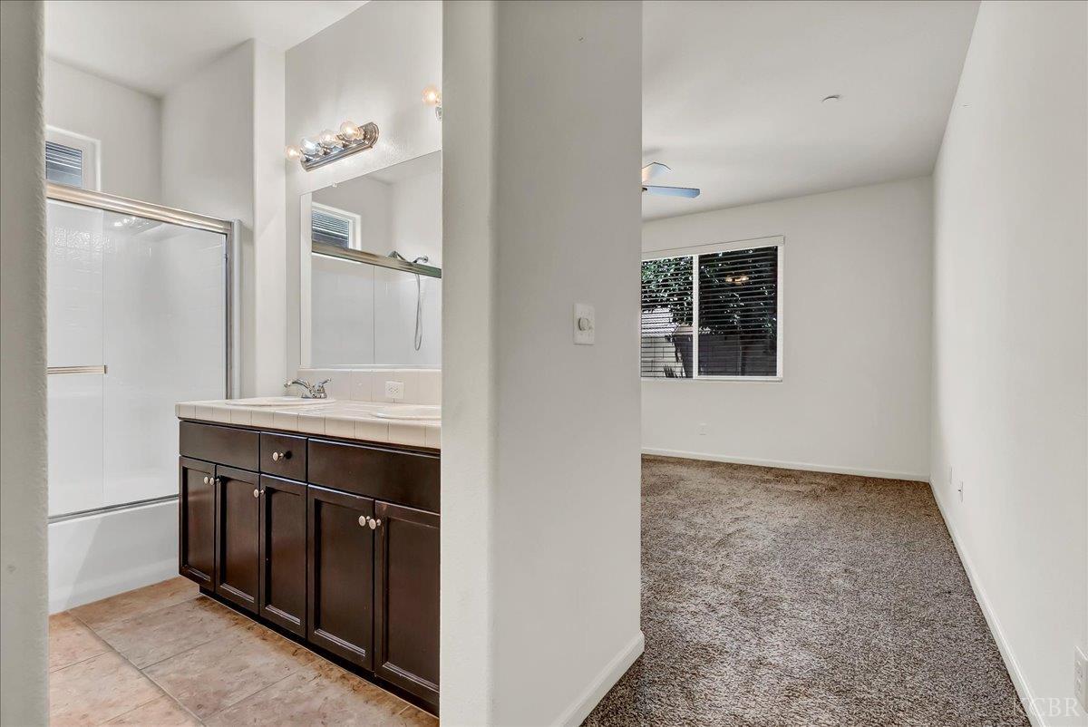 2390 Chardonnay Pl, Hanford, CA 93230