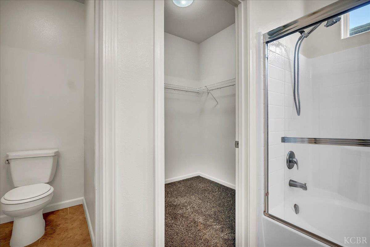 2390 Chardonnay Pl, Hanford, CA 93230