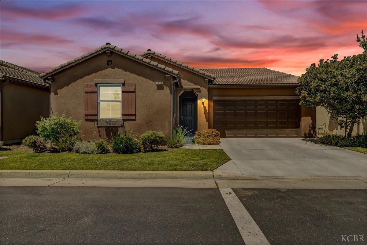 2390 Chardonnay Pl, Hanford, CA 93230