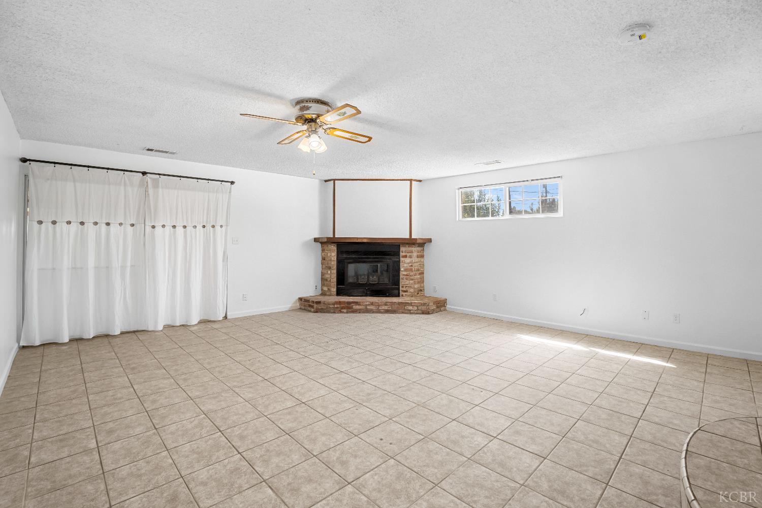 11071 Hume Ave, Hanford, CA 93230