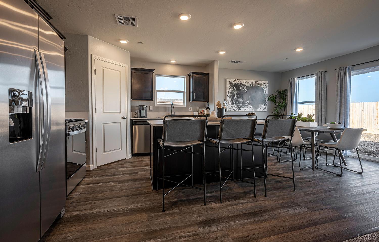 1187 85 BR S Magna Carta Ave, Hanford, CA 93230