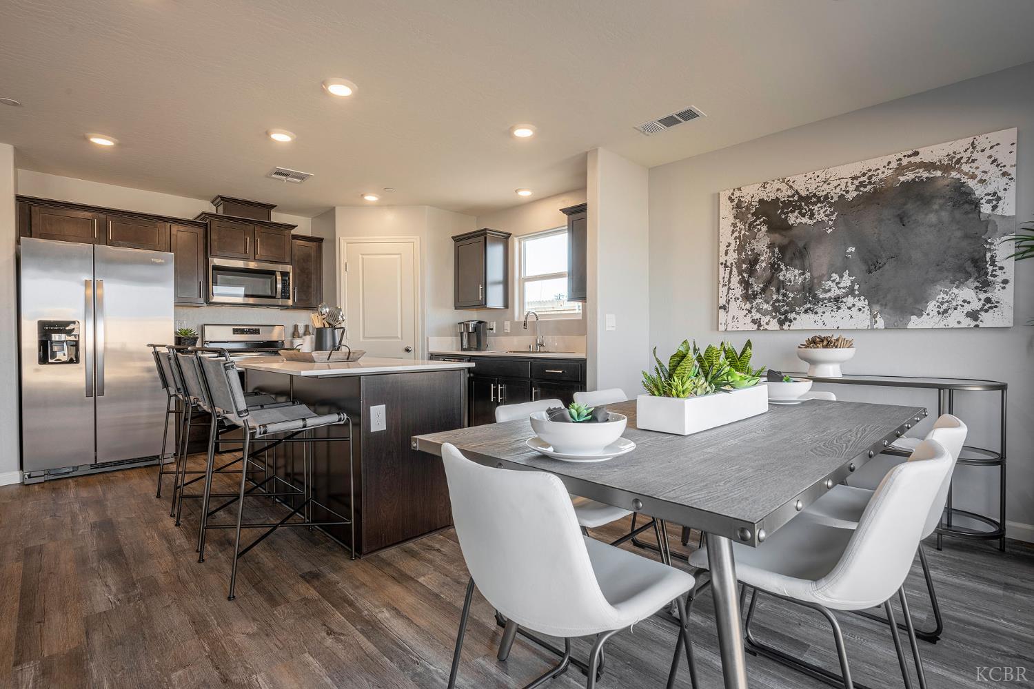 1187 85 BR S Magna Carta Ave, Hanford, CA 93230