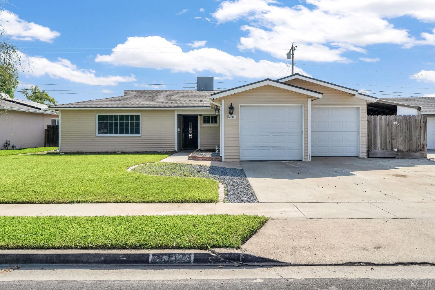 2015 N Burl Dr, Hanford, CA 93230