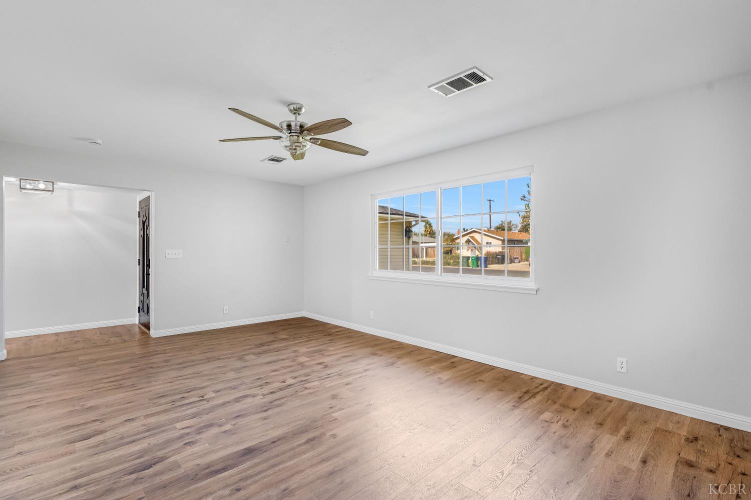 2015 N Burl Dr, Hanford, CA 93230