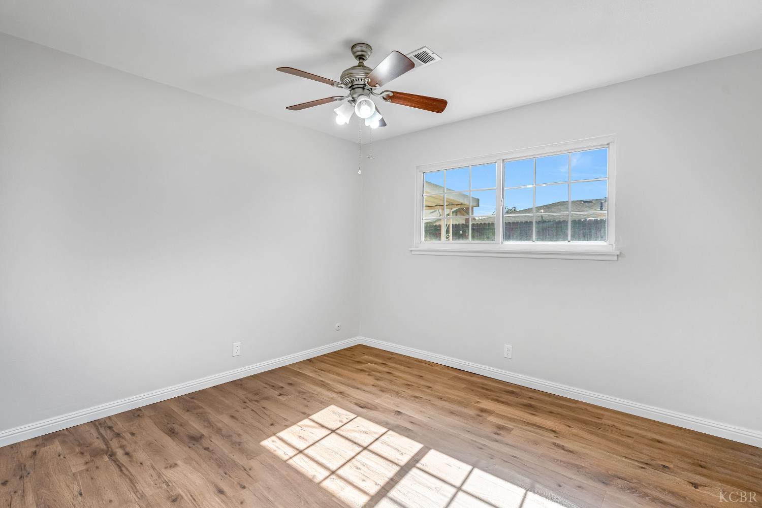 2015 N Burl Dr, Hanford, CA 93230