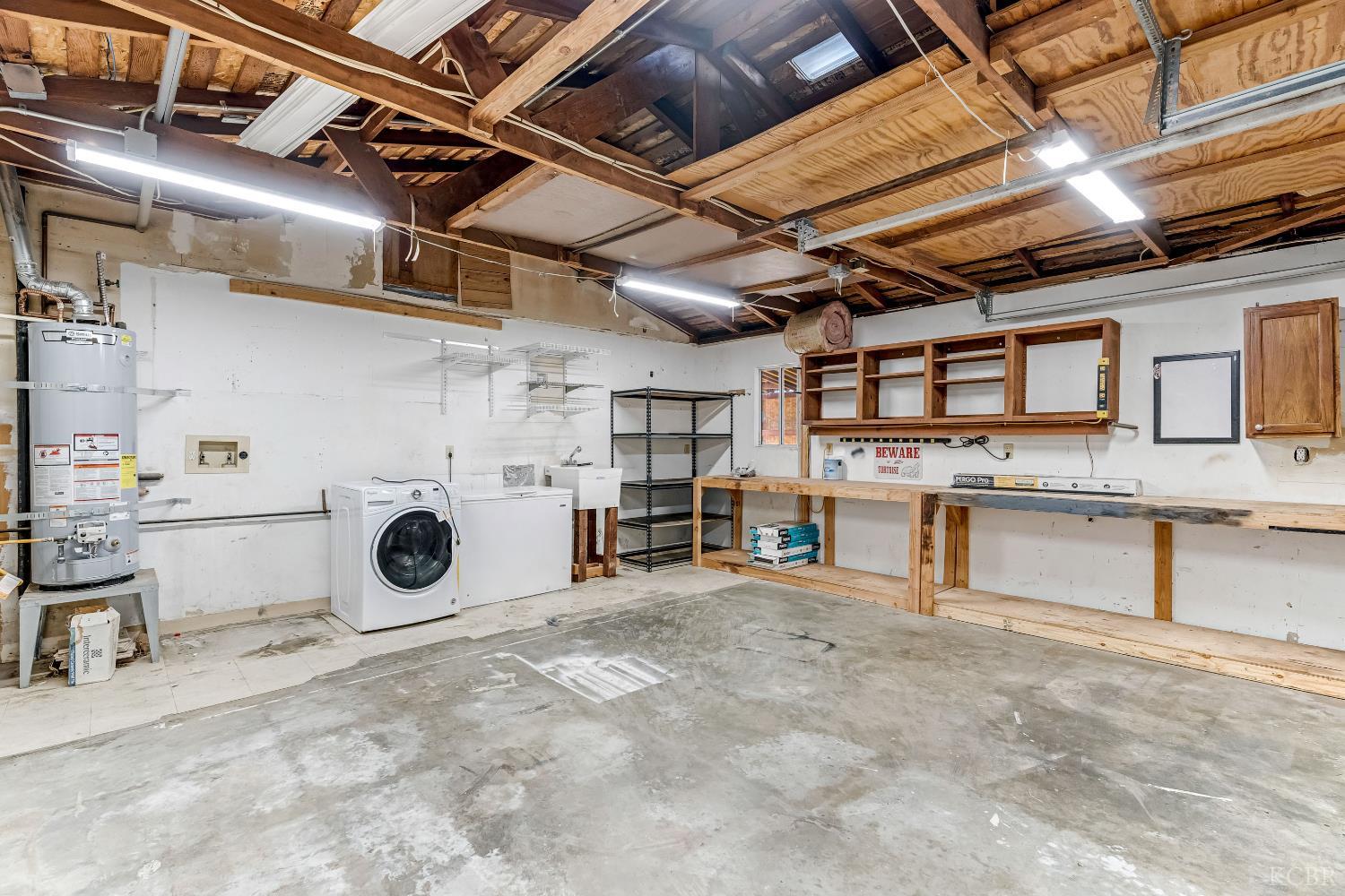 2015 N Burl Dr, Hanford, CA 93230