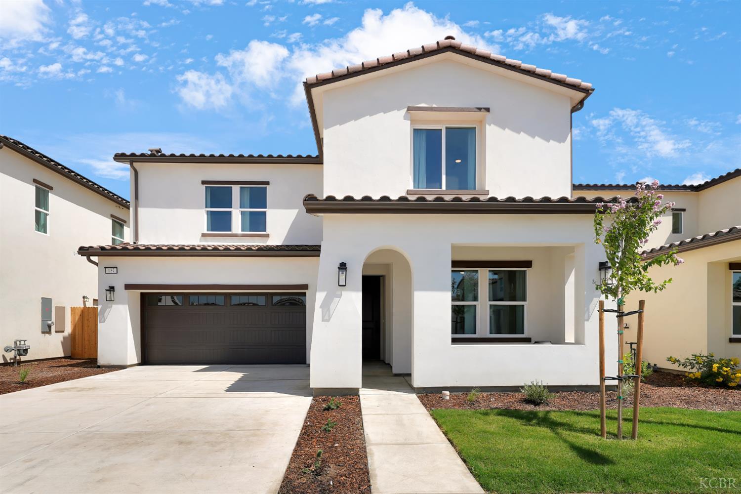 150 N Falcon Ave, Hanford, CA 93230