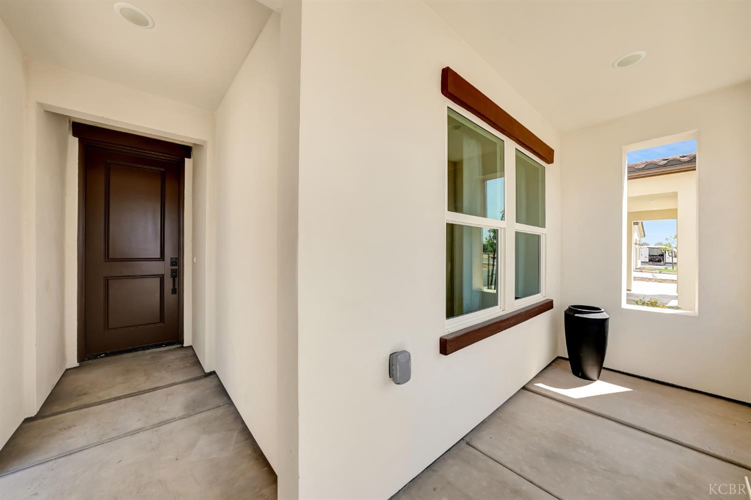 150 N Falcon Ave, Hanford, CA 93230