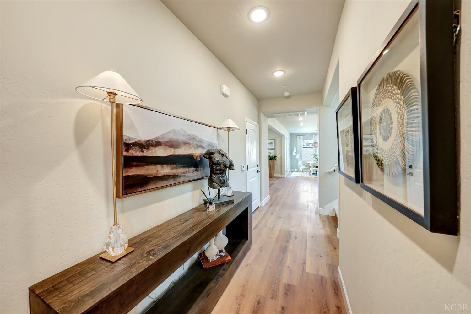 150 N Falcon Ave, Hanford, CA 93230