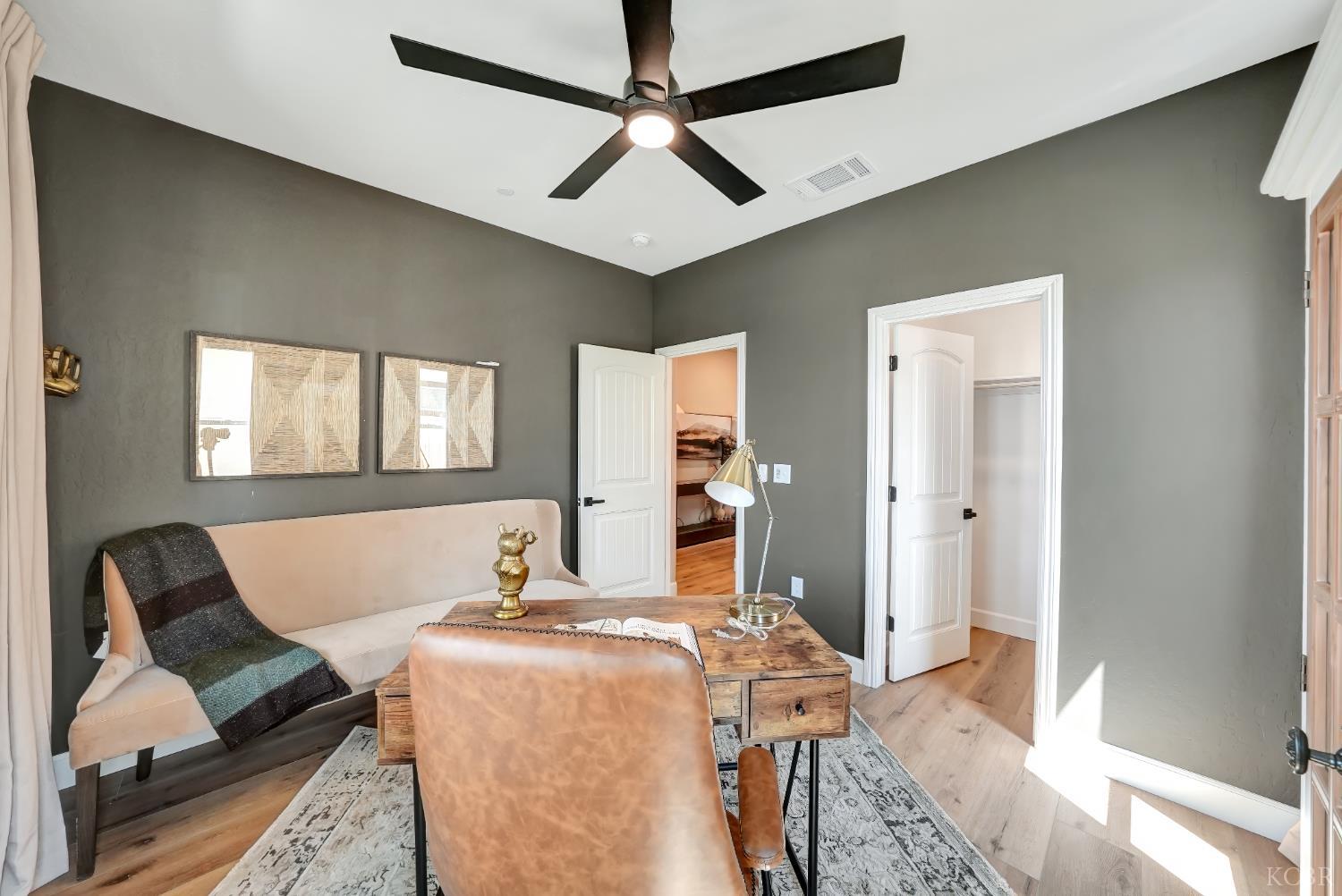 150 N Falcon Ave, Hanford, CA 93230