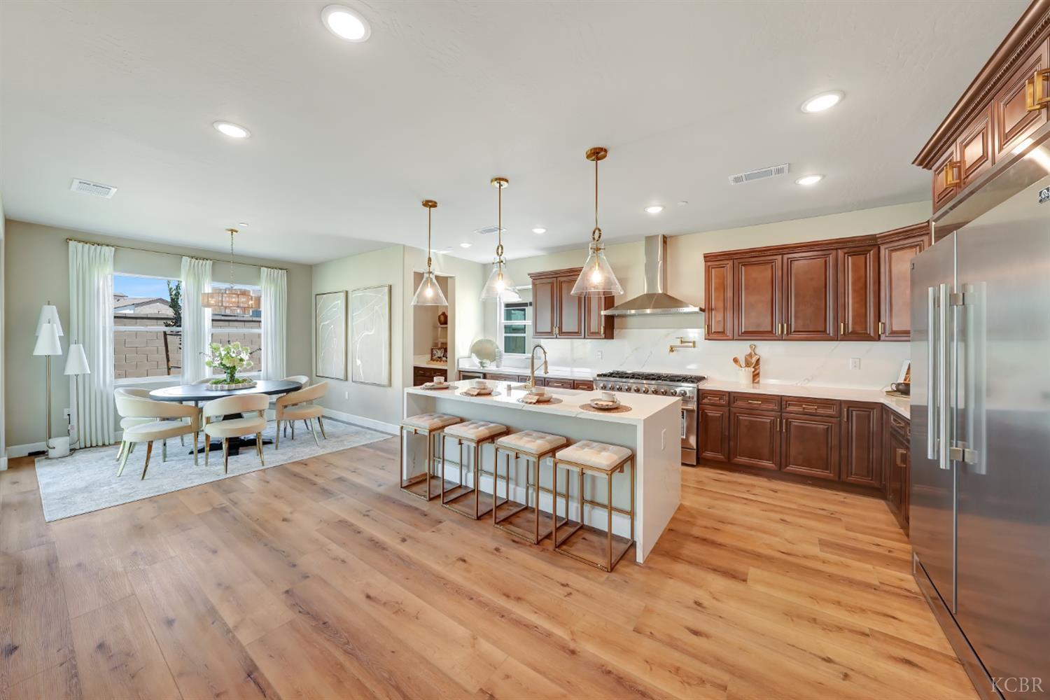 150 N Falcon Ave, Hanford, CA 93230