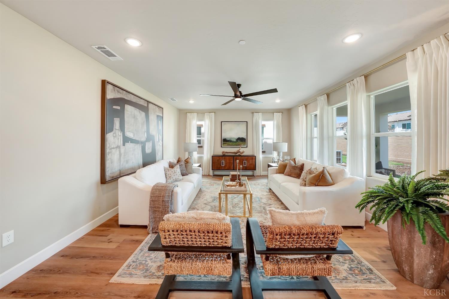 150 N Falcon Ave, Hanford, CA 93230