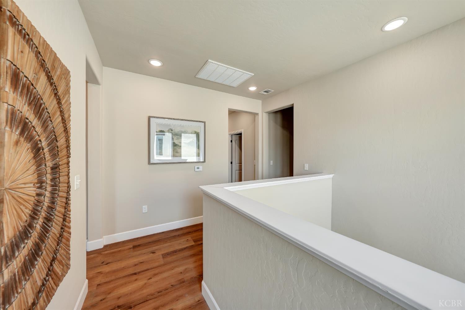 150 N Falcon Ave, Hanford, CA 93230