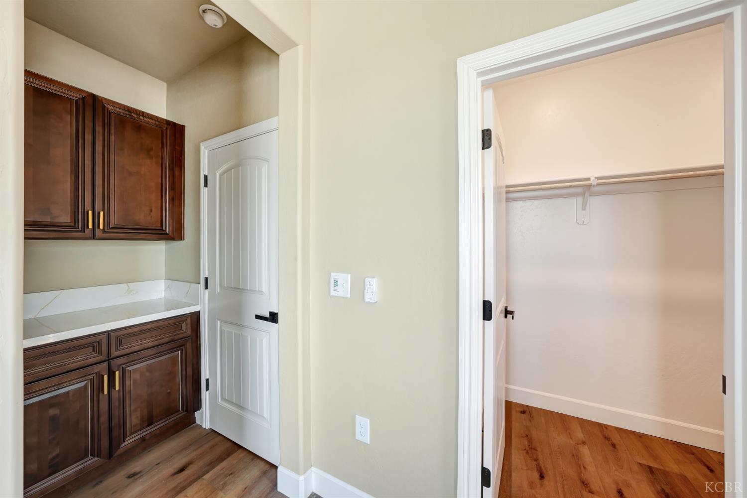 150 N Falcon Ave, Hanford, CA 93230