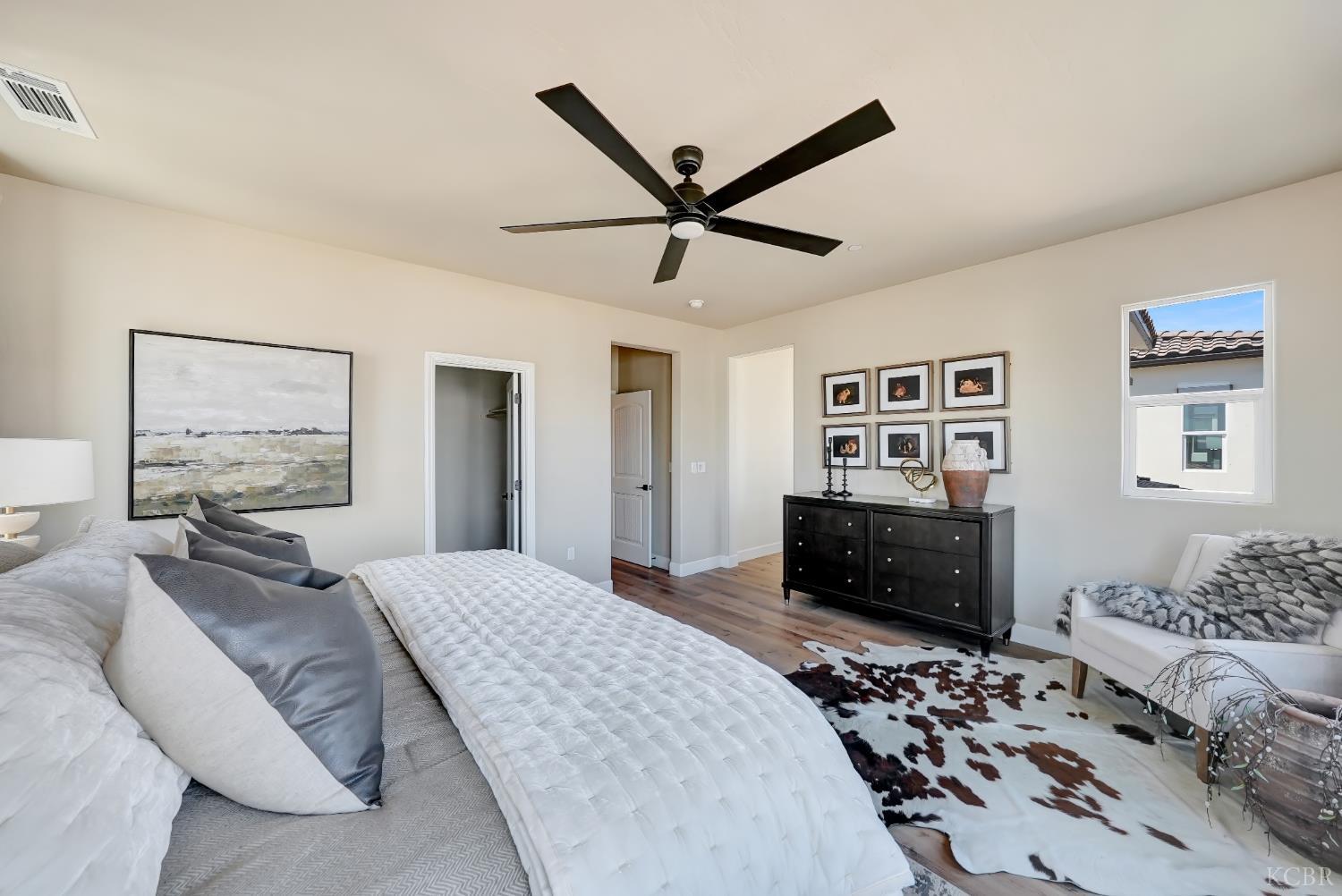 150 N Falcon Ave, Hanford, CA 93230