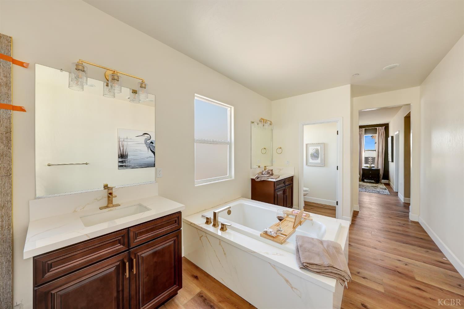 150 N Falcon Ave, Hanford, CA 93230