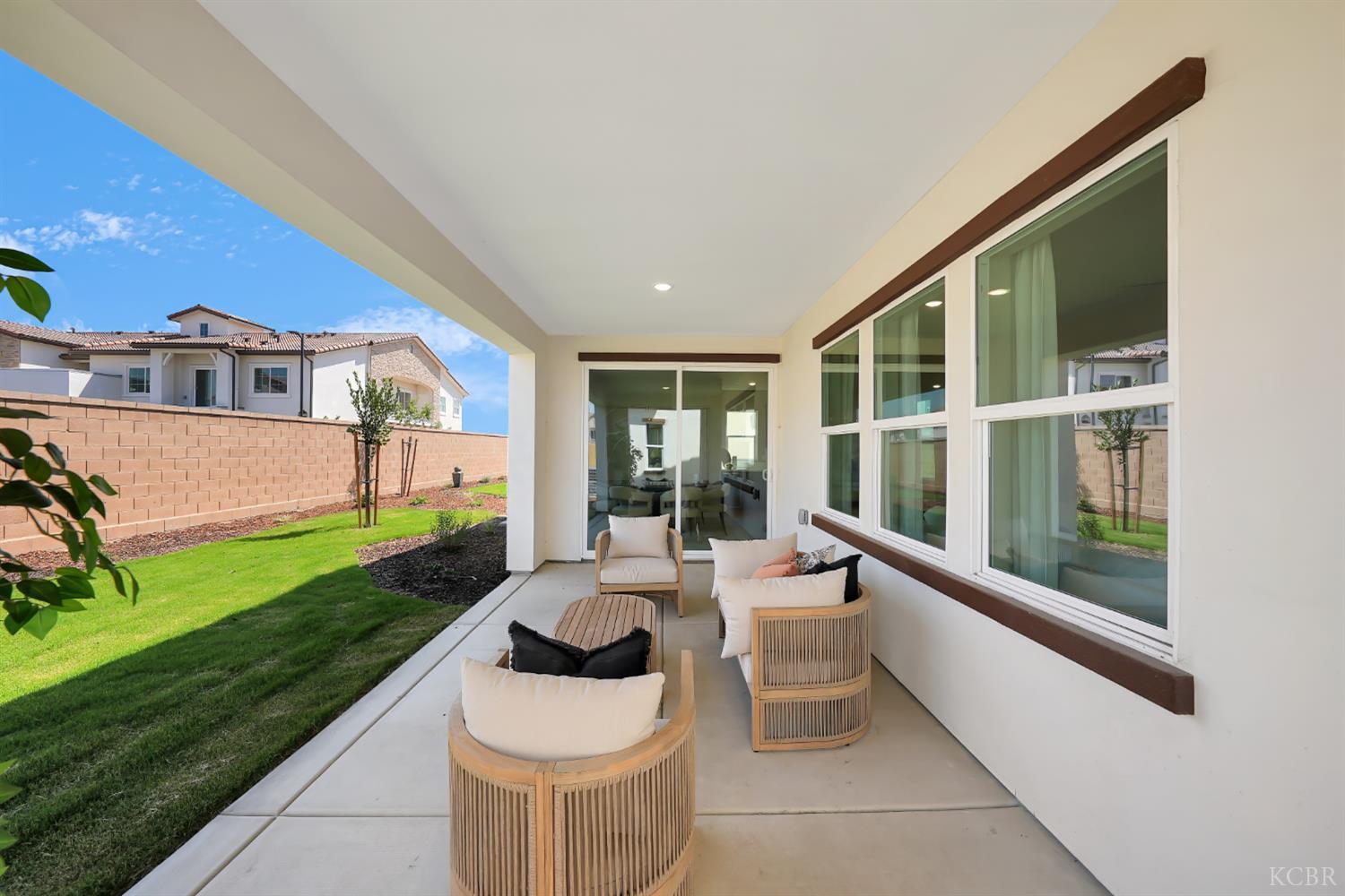 150 N Falcon Ave, Hanford, CA 93230