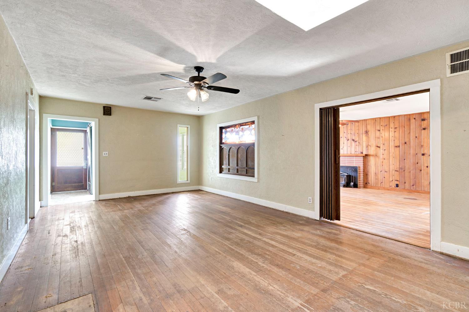 2100 N Douty St, Hanford, CA 93230