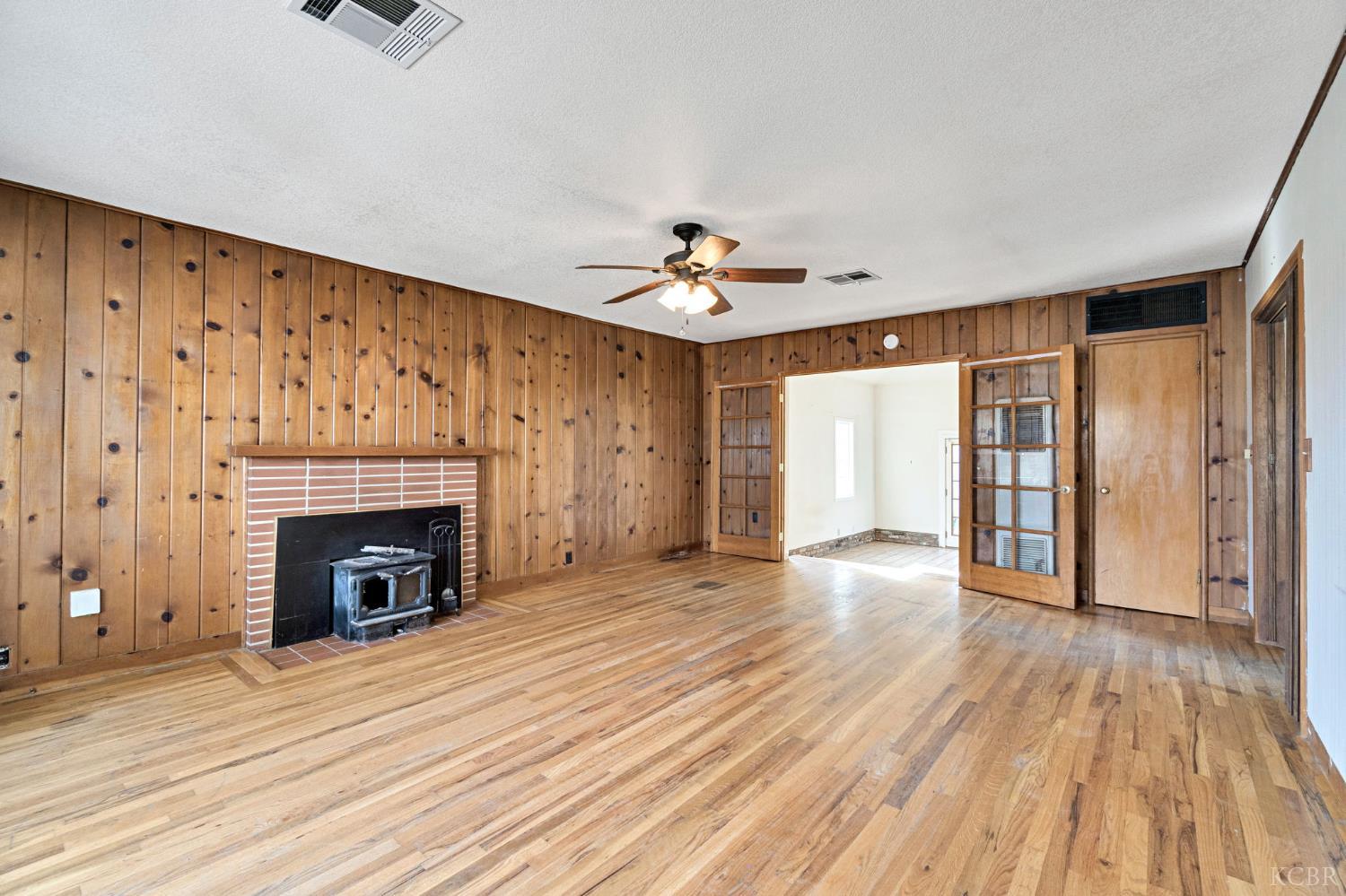 2100 N Douty St, Hanford, CA 93230