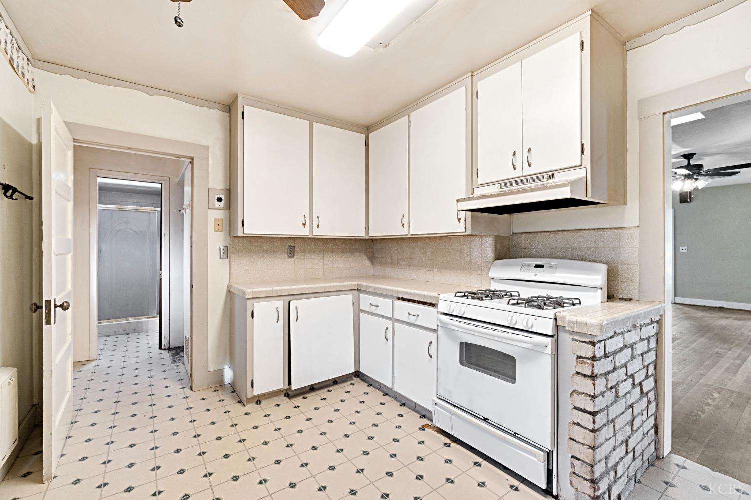 2100 N Douty St, Hanford, CA 93230