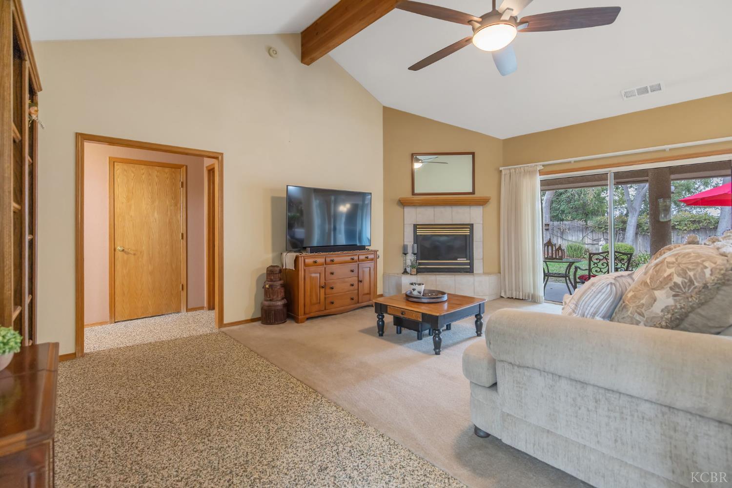 594 Diana Ct, Hanford, CA 93230